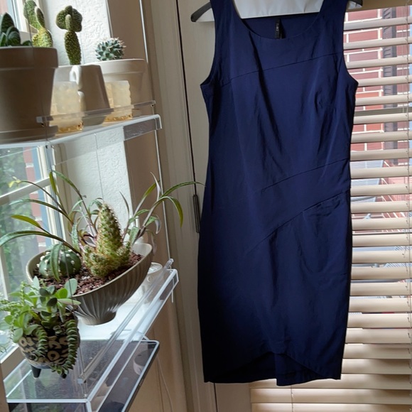 Port SF Dress - Picture 1 of 2